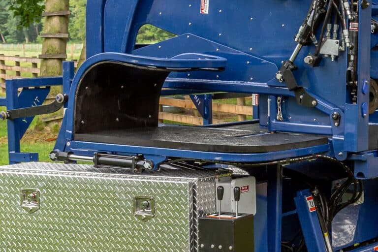 Hydraulic Head Restraint Tuffy Tilt HoofTrimming Tables